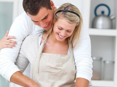 Πώς ωφελεί τον άνδρα μια ευτυχισμένη σύζυγος;